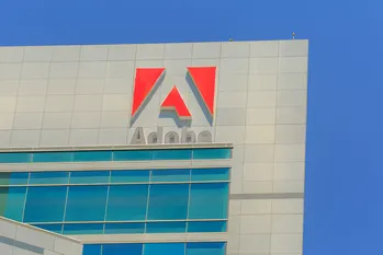 Adobe anticipates maximum online sales growth in the U.S. for November-December holiday season since 2021